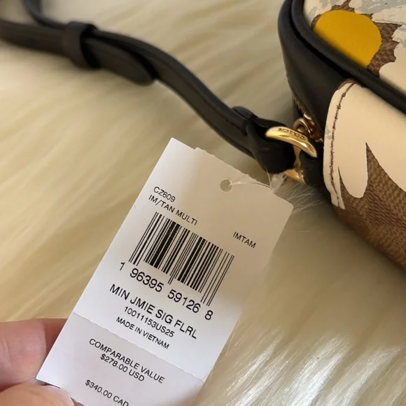 NWT💃Coach Mini Jamie Camera Crossbody Bag In Signature Canvas With Floral Print - Picture 10 of 10